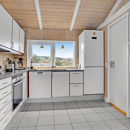 Ferienhaus 5 Bedroom Stunning In Blokhus
