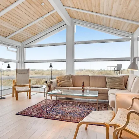 5 Bedroom Stunning In Semesterbostad